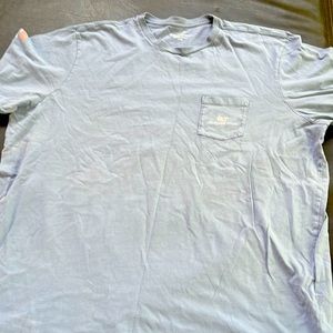 Men’s vineyard vines tee